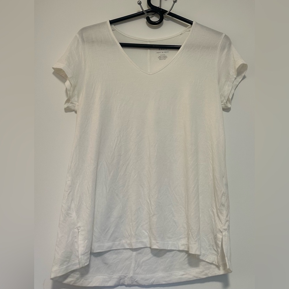🆕AE white short sleeve shirt - Picture 1 of 2